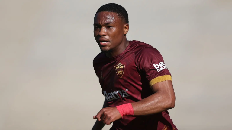 Langelihle Phili linked with Kaizer Chiefs amid hopes of European move